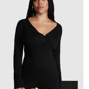 VS Pink Black Long Sleeve V-Neck Pointelle Heart Romper XS Victoria’s Secret NWT